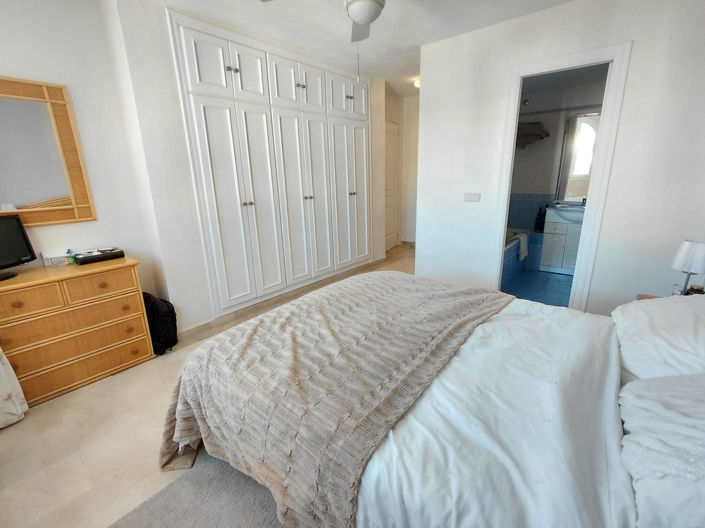 Image No.24-3 Bed Property for sale