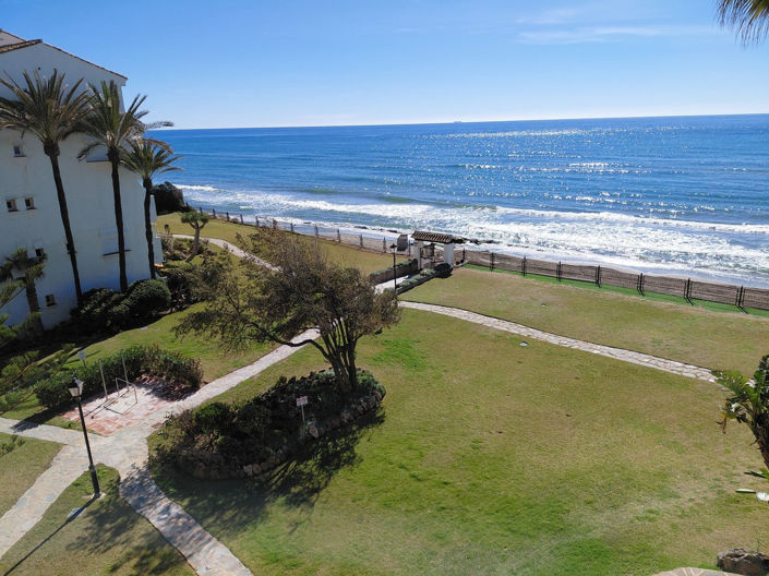 Image No.40-3 Bed Property for sale