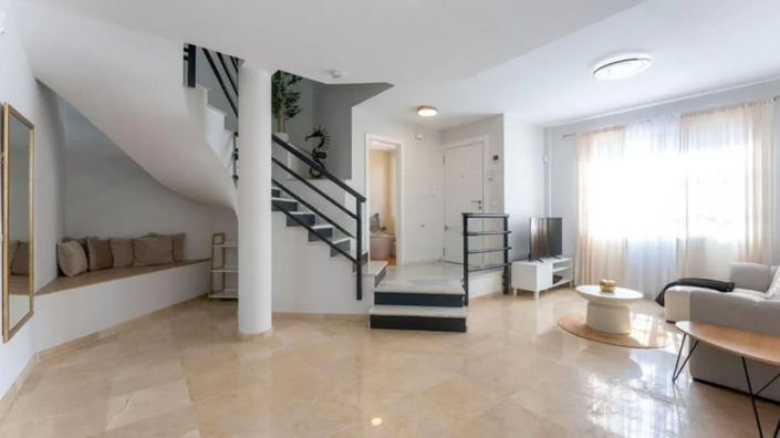 Image No.11-3 Bed Property for sale