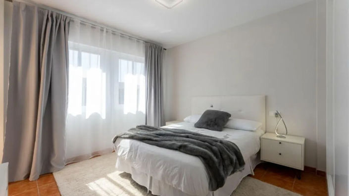 Image No.14-3 Bed Property for sale