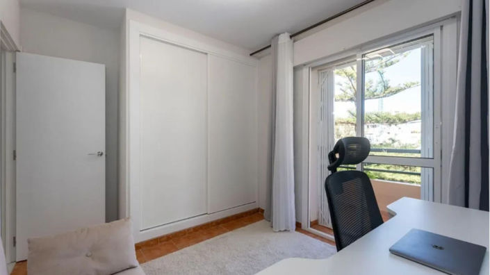 Image No.20-3 Bed Property for sale