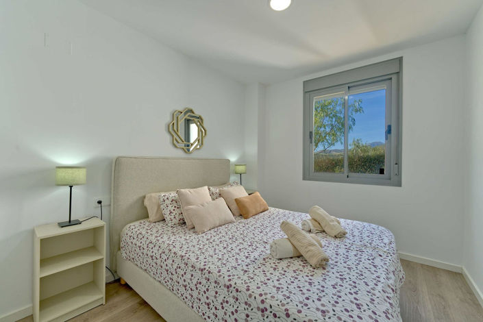 Image No.11-3 Bed Property for sale