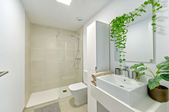 Image No.16-3 Bed Property for sale