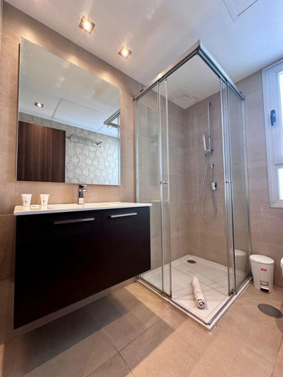 Image No.17-3 Bed Property for sale