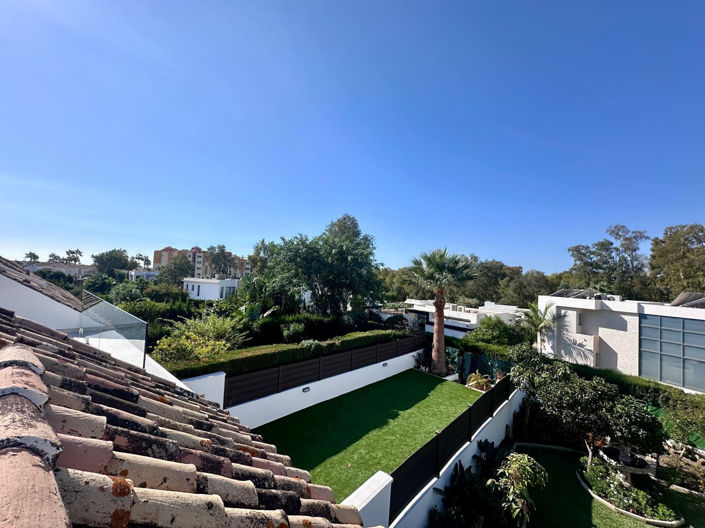 Image No.30-4 Bed Property for sale