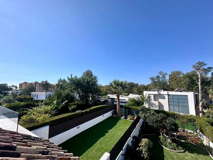 Image No.42-4 Bed Property for sale