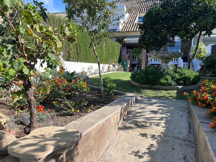 Image No.5-4 Bed Property for sale