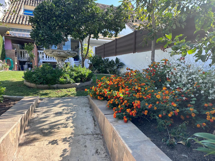 Image No.6-4 Bed Property for sale