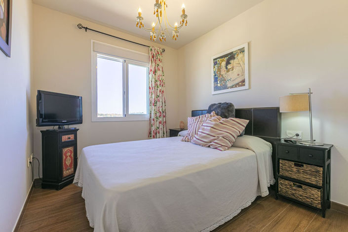 Image No.25-2 Bed Property for sale