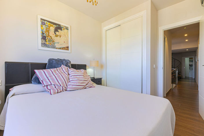 Image No.26-2 Bed Property for sale