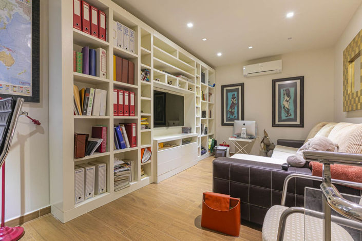 Image No.33-2 Bed Property for sale