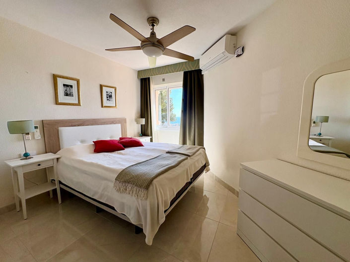 Image No.10-2 Bed Property for sale