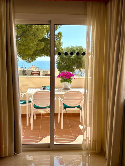 Image No.3-2 Bed Property for sale