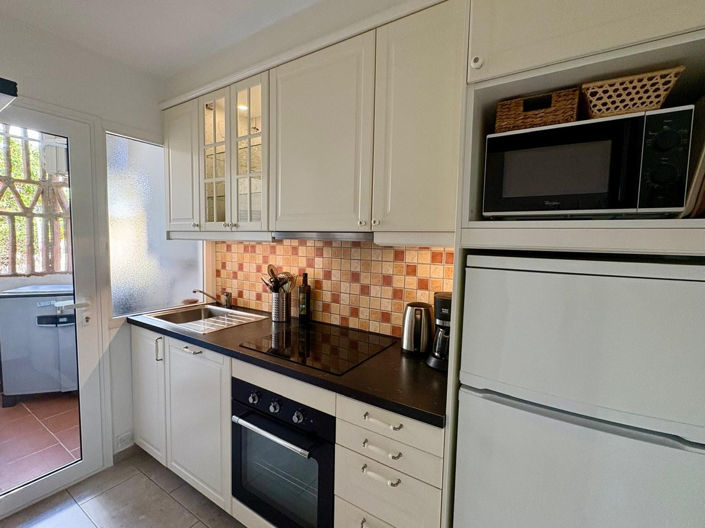 Image No.9-2 Bed Property for sale