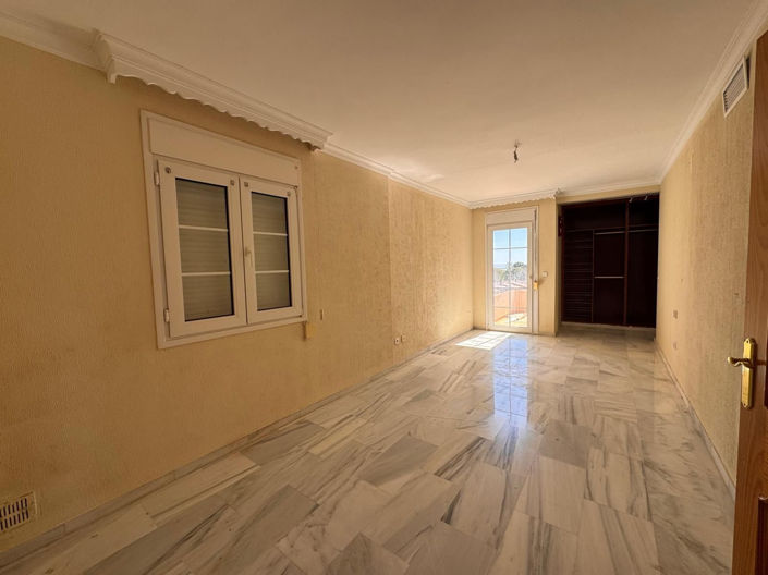 Image No.16-4 Bed Property for sale