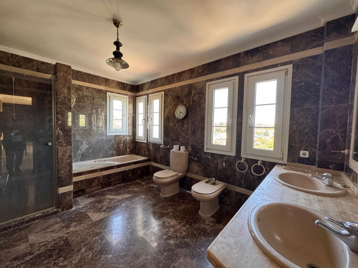 Image No.18-4 Bed Property for sale