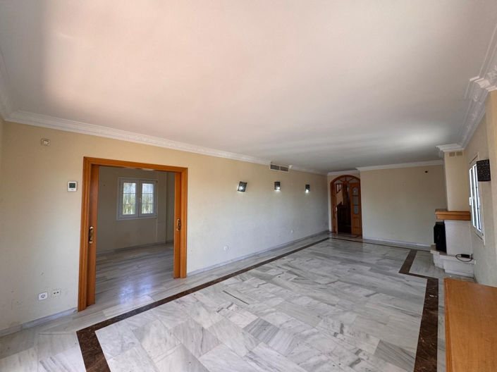 Image No.7-4 Bed Property for sale