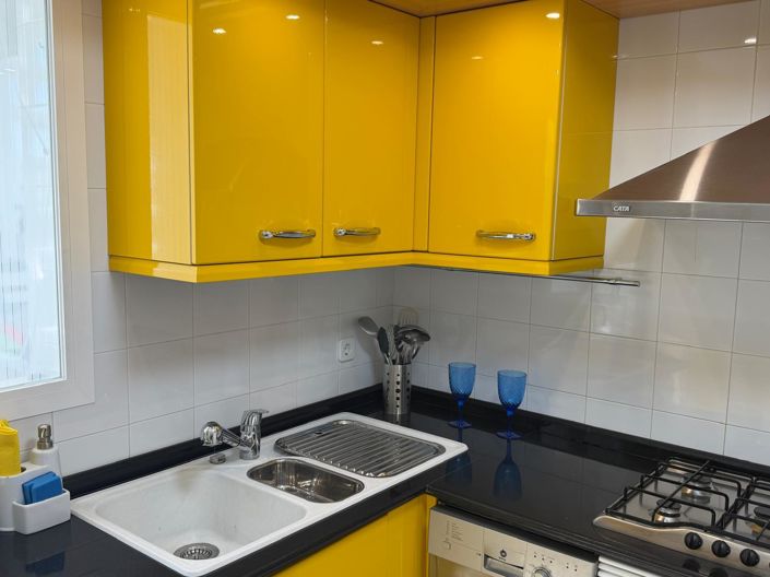 Image No.28-3 Bed Property for sale