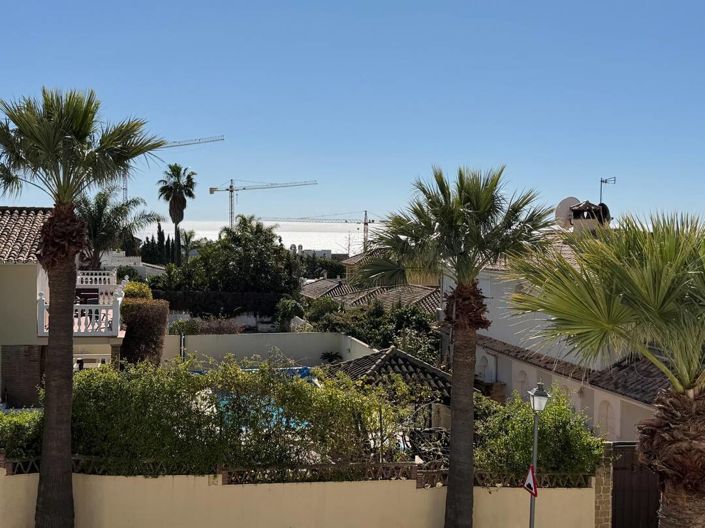 Image No.40-3 Bed Property for sale