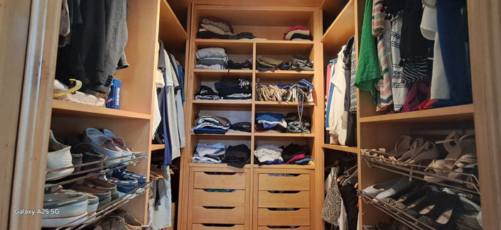 Image No.30-6 Bed Property for sale