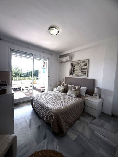 Image No.12-2 Bed Property for sale