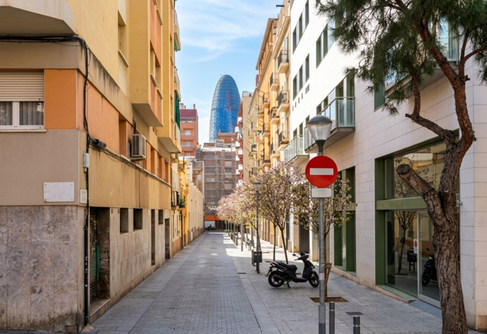 Image No.12-2 Bed Property for sale