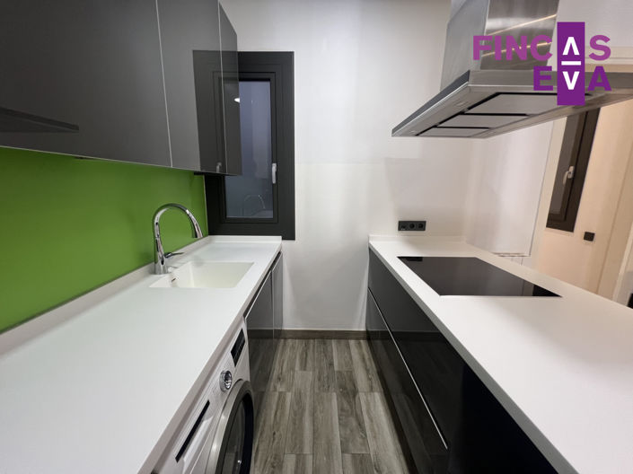 Image No.14-2 Bed Property for sale