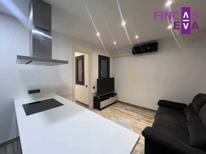 Image No.10-2 Bed Property for sale