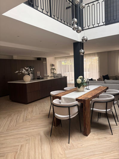 Image No.2-4 Bed Property for sale