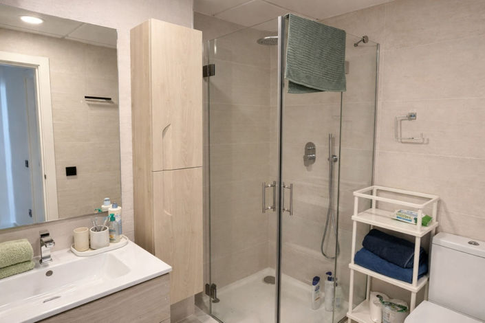 Image No.13-2 Bed Property for sale