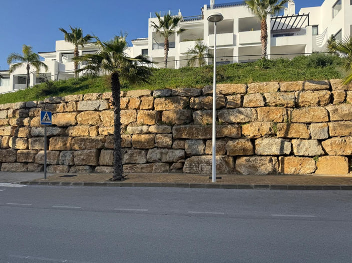 Image No.16-2 Bed Property for sale