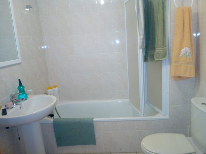 Image No.13-3 Bed Property for sale