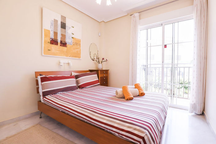 Image No.12-3 Bed Property for sale