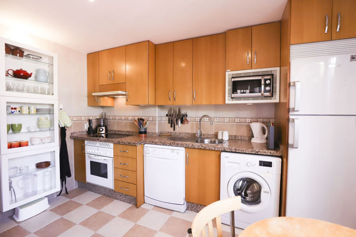 Image No.15-3 Bed Property for sale