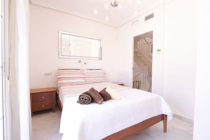 Image No.8-3 Bed Property for sale