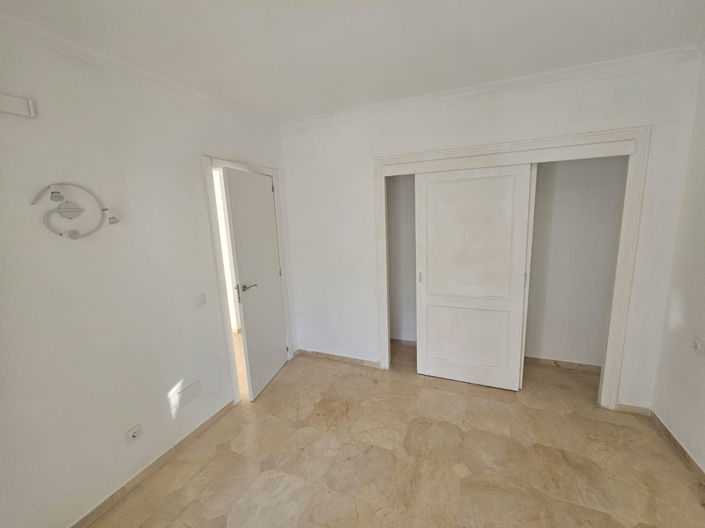 Image No.16-1 Bed Property for sale