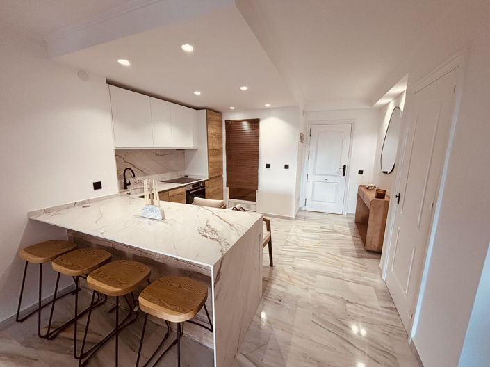 Image No.11-2 Bed Property for sale