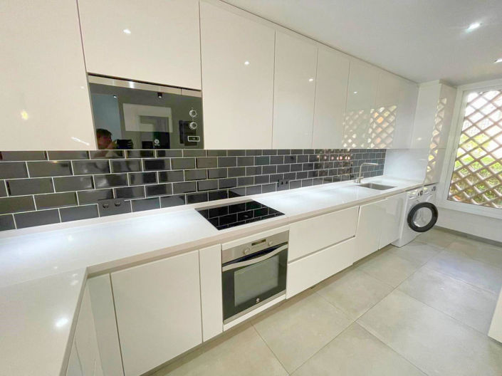 Image No.10-3 Bed Property for sale