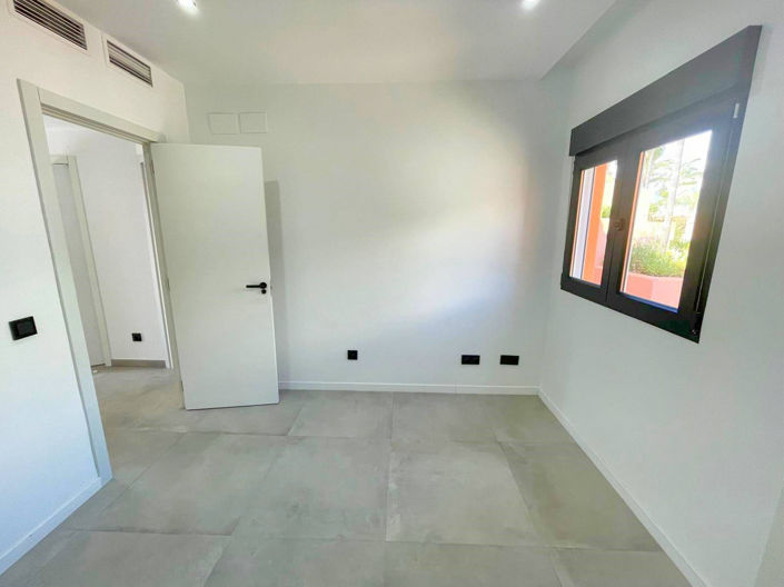 Image No.22-3 Bed Property for sale