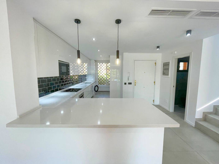 Image No.9-3 Bed Property for sale