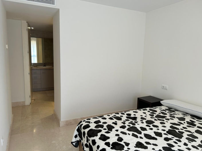 Image No.18-3 Bed Property for sale