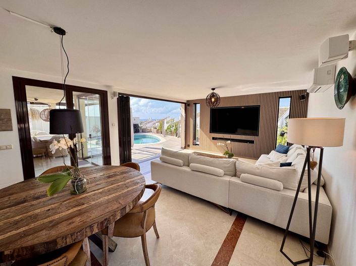 Image No.16-5 Bed Property for sale