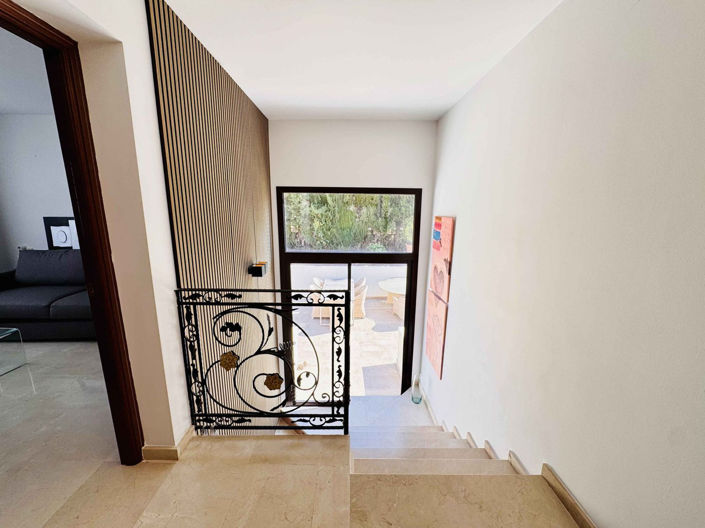 Image No.25-5 Bed Property for sale