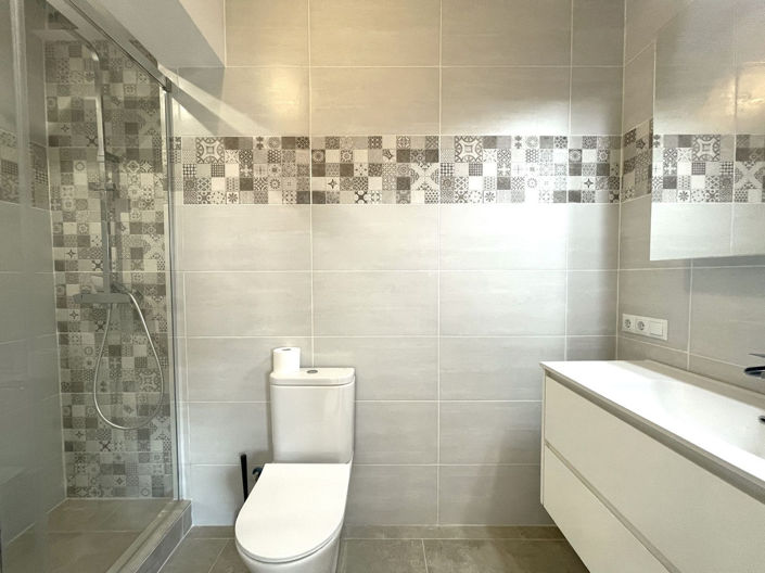 Image No.42-5 Bed Property for sale