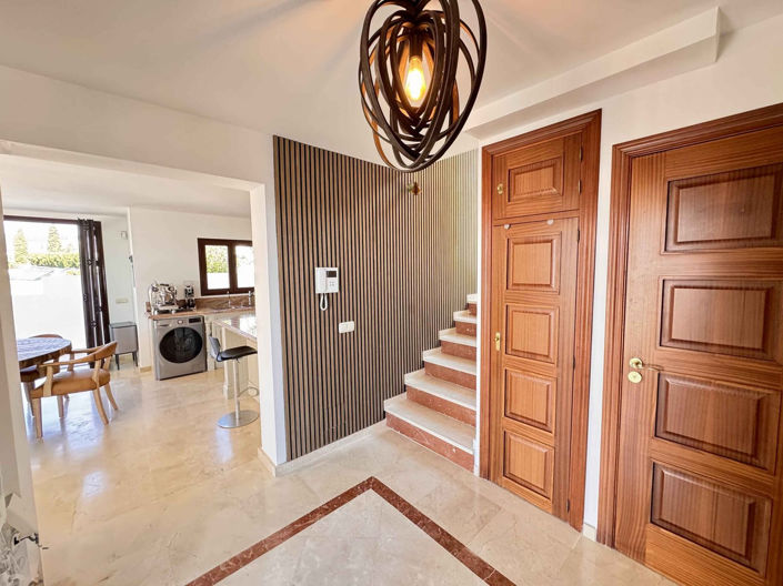 Image No.9-5 Bed Property for sale