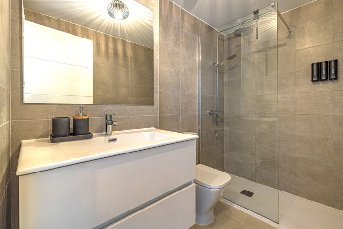 Image No.21-2 Bed Property for sale