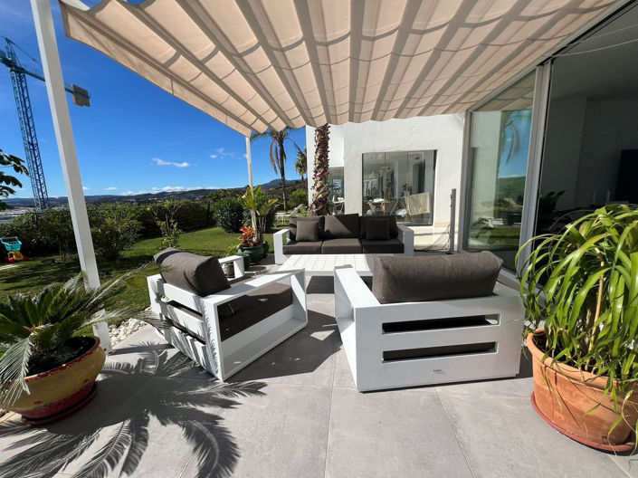 Image No.11-4 Bed Property for sale