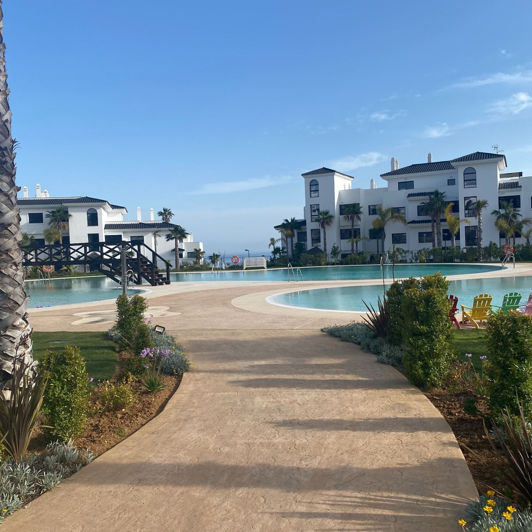 Image No.28-4 Bed Property for sale