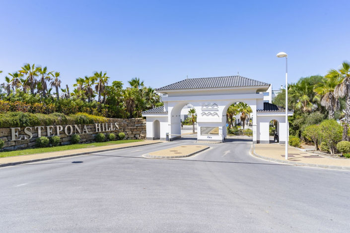 Image No.37-4 Bed Property for sale