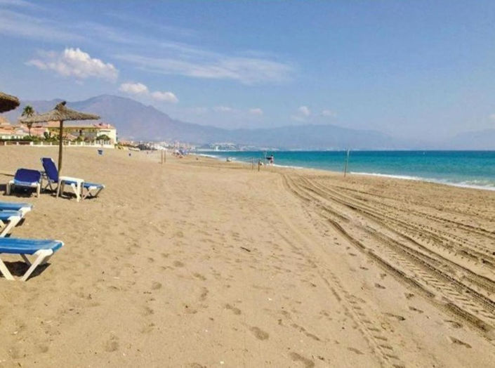 Image No.10-2 Bed Property for sale